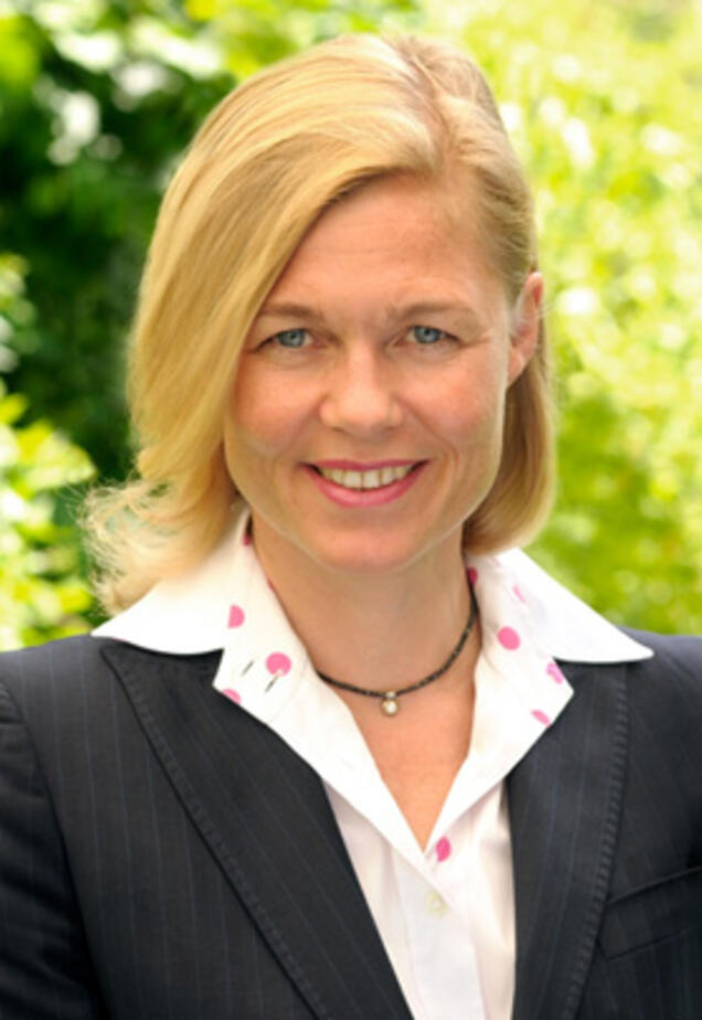 Dr. Claudia Laupert-Deick Dr. Claudia Laupert-Deick